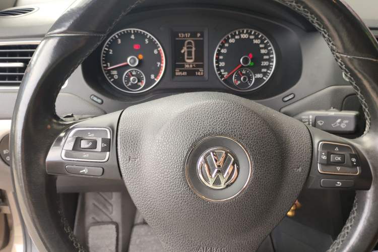 Used Volkswagen Sagitar 2014 1.4TSI Automatic Luxury Model Instrument Cluster