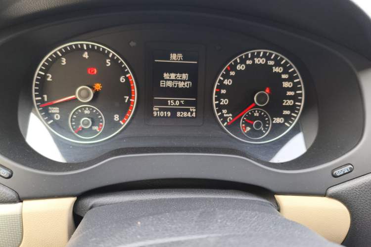 Used Volkswagen Sagitar 2014 1.4TSI Automatic Luxury Model Instrument Cluster