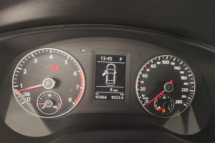 Used Volkswagen Sagitar 2014 1.4TSI Automatic Luxury Model Instrument Cluster