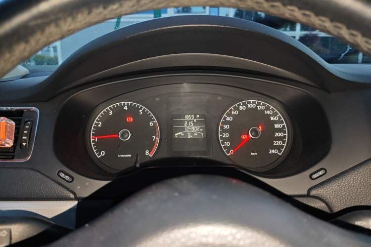 Used Volkswagen Sagitar 2014 Revised Version 1.6L Automatic Leading Edition Instrument Cluster