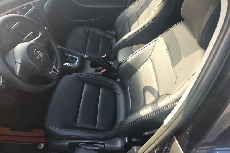 Used Volkswagen Sagitar 2014 Revised Version 1.6L Automatic Comfort Edition Interior 1