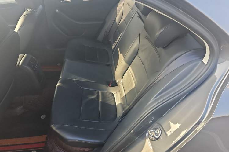 Used Volkswagen Sagitar 2014 Revised Version 1.6L Automatic Comfort Edition Interior 2