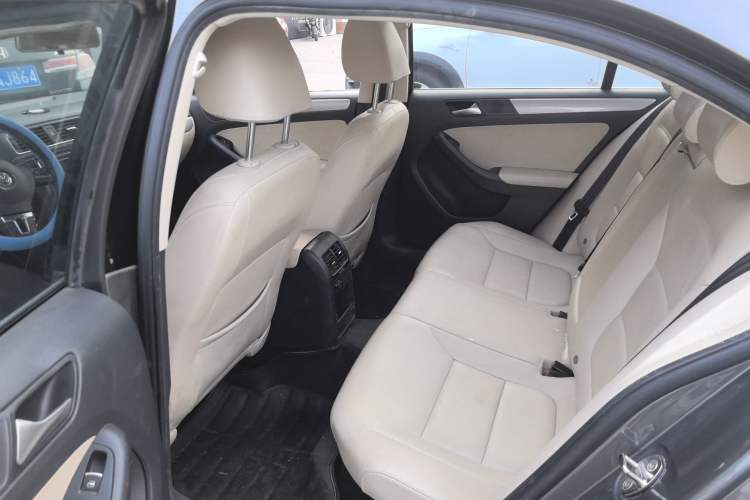 Used Volkswagen Sagitar 2014 Revised Version 1.4TSI Manual Luxury Edition Interior 2