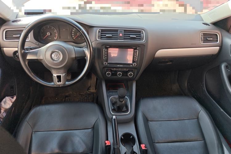 Used Volkswagen Sagitar 2014 Revised Version 1.6L Manual Comfort Edition Interior 2