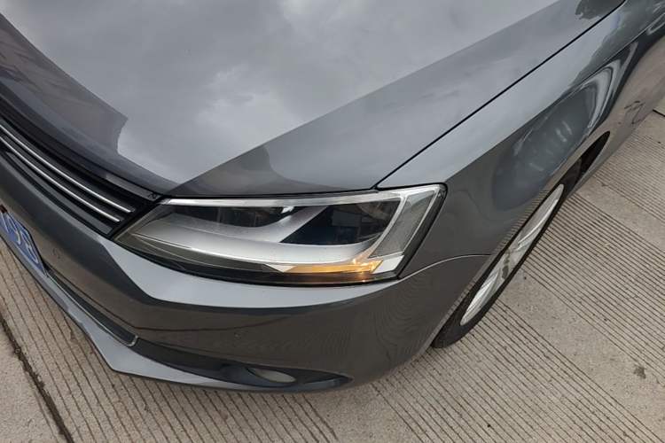 Used Volkswagen Sagitar 2014 Revised Version 1.4TSI Automatic Luxury Edition Left Front Headlight