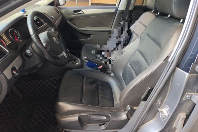 Used Volkswagen Sagitar 2014 1.4TSI Automatic Luxury Model Left Front Seat