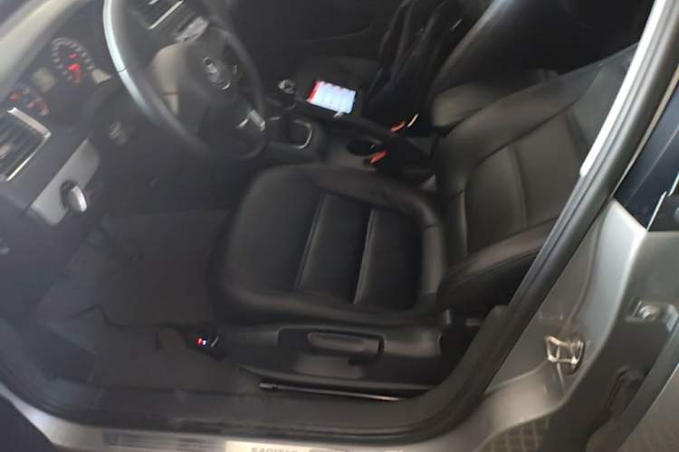 Used Volkswagen Sagitar 2014 Revised Version 1.6L Manual Comfort Edition Left Front Seat