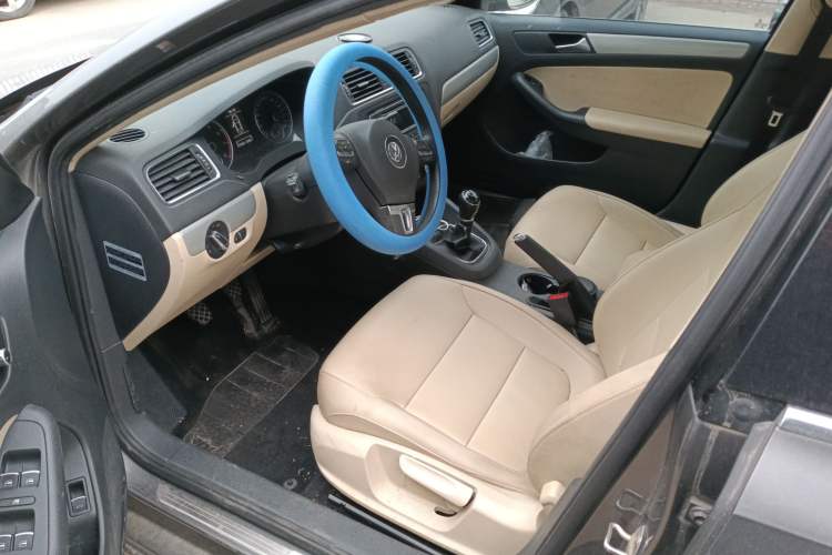 Used Volkswagen Sagitar 2014 Revised Version 1.4TSI Manual Luxury Edition Left Front Seat