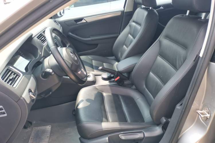 Used Volkswagen Sagitar 2014 Revised Version 1.6L Automatic Comfort Edition Left Front Seat