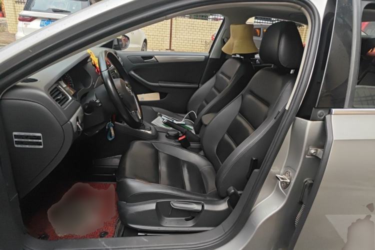 Used Volkswagen Sagitar 2014 1.4TSI Automatic Luxury Model Left Front Seat