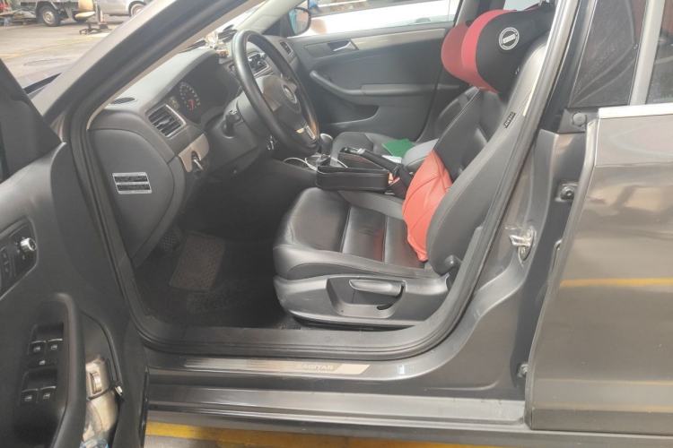 Used Volkswagen Sagitar 2014 1.6L Automatic Comfort Model Left Front Seat