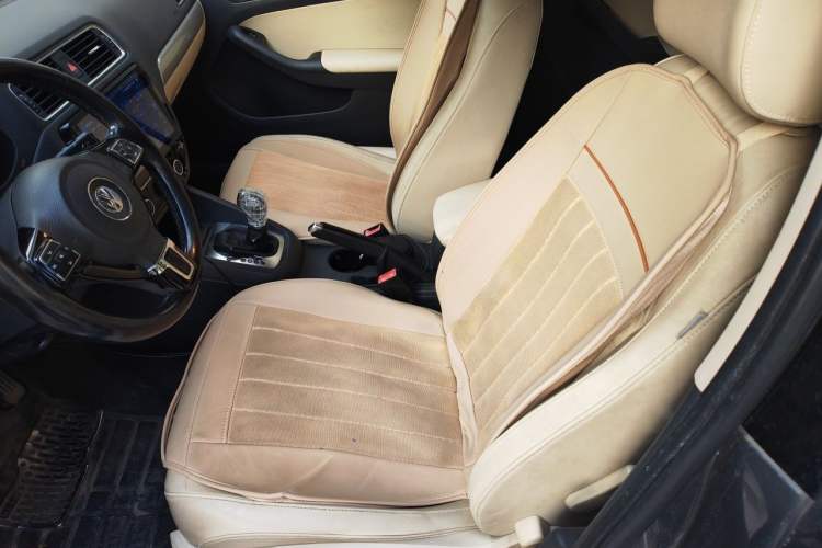 Used Volkswagen Sagitar 2014 1.6L Automatic Comfort Model Left Front Seat