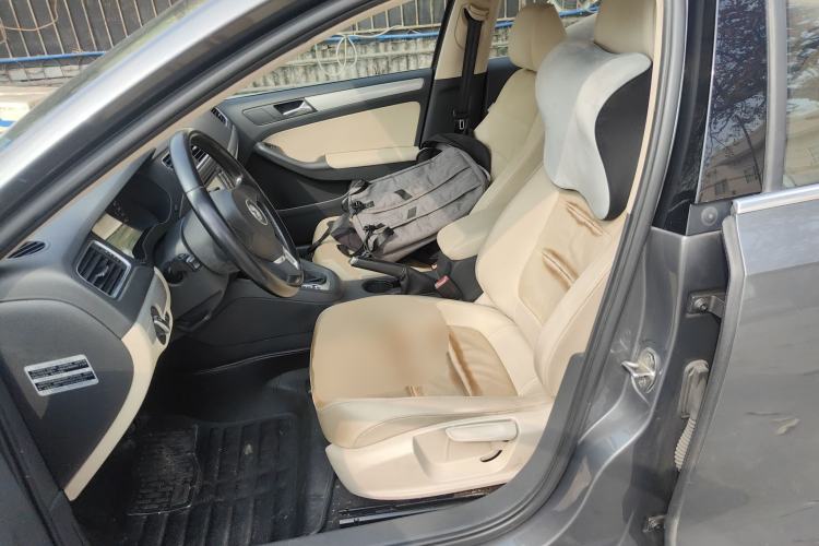 Used Volkswagen Sagitar 2014 Revised Version 1.6L Automatic Comfort Edition Left Front Seat