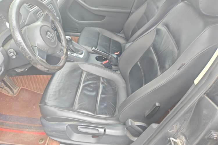 Used Volkswagen Sagitar 2014 1.6L Automatic Comfort Model Left Front Seat