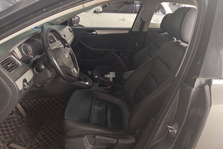 Used Volkswagen Sagitar 2014 1.4TSI Automatic Luxury Model Left Front Seat