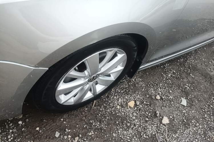 Used Volkswagen Sagitar 2014 Revised Version 1.4TSI Automatic Fashion Edition Left Front Wheel Hub