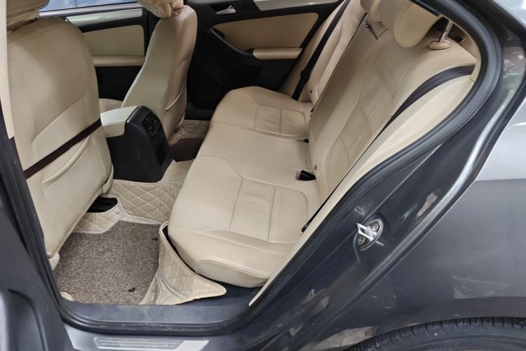 Used Volkswagen Sagitar 2014 Revised Version 1.6L Manual Comfort Edition Left Rear Seat