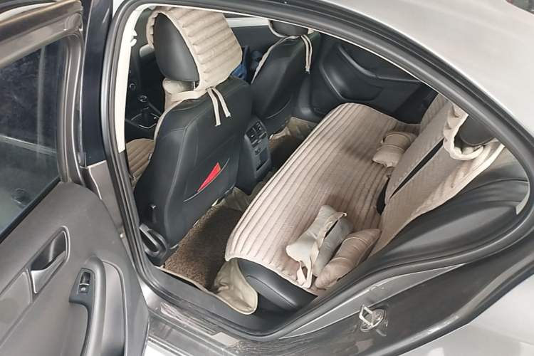 Used Volkswagen Sagitar 2014 1.6L Manual Comfort Model Left Rear Seat