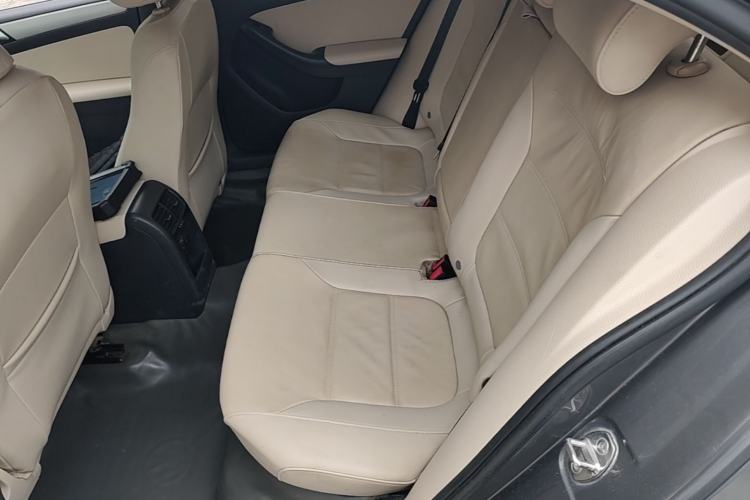 Used Volkswagen Sagitar 2014 Revised Version 1.4TSI Automatic Luxury Edition Left Rear Seat