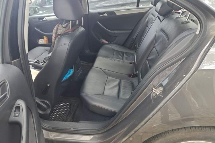 Used Volkswagen Sagitar 2014 Revised Version 1.4TSI Automatic Luxury Edition Left Rear Seat