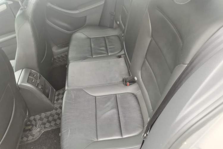 Used Volkswagen Sagitar 2014 Revised Version 1.4TSI Automatic Luxury Edition Left Rear Seat