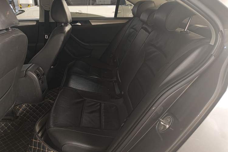 Used Volkswagen Sagitar 2014 1.4TSI Automatic Luxury Model Left Rear Seat