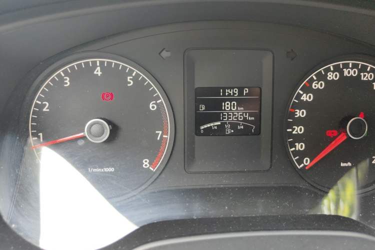 Used Volkswagen Sagitar 2014 1.6L Automatic Comfort Model Odometer Close Up
