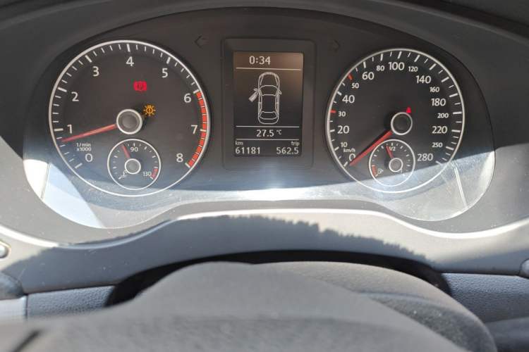 Used Volkswagen Sagitar 2014 1.4TSI Manual Luxury Model Odometer Close Up
