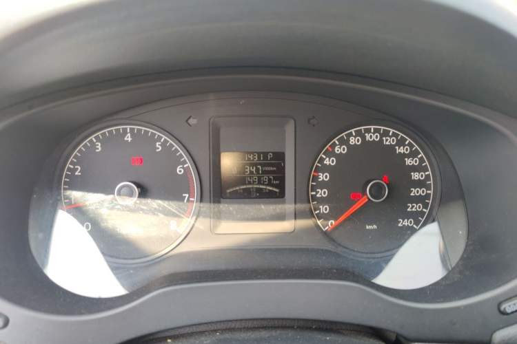 Used Volkswagen Sagitar 2014 Revised Version 1.6L Automatic Comfort Edition Odometer Close Up