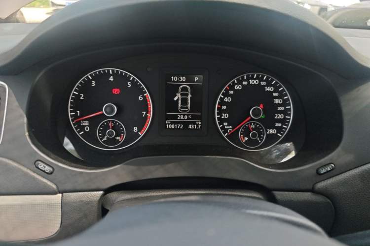 Used Volkswagen Sagitar 2014 Revised Version 1.4TSI Automatic Luxury Edition Odometer Close Up