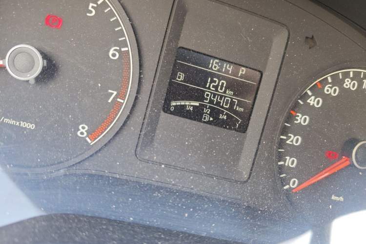 Used Volkswagen Sagitar 2014 Revised Version 1.6L Automatic Comfort Edition Odometer Close Up