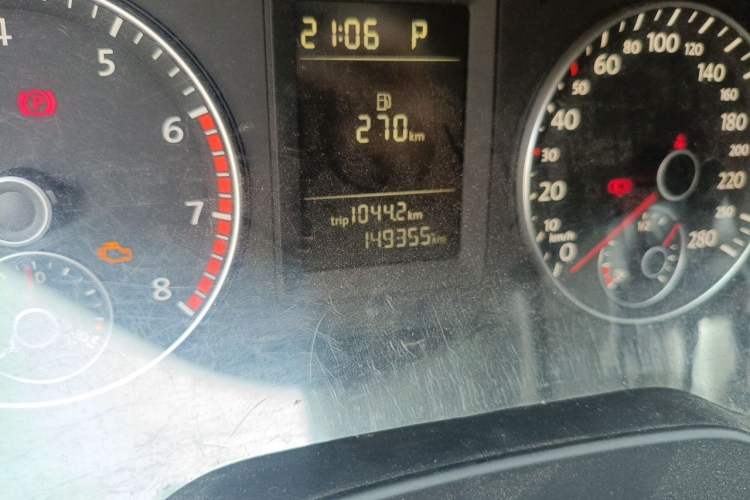 Used Volkswagen Sagitar 2014 1.4TSI Automatic Fashion Edition Odometer Close Up