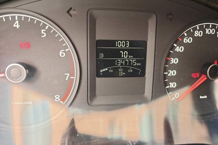 Used Volkswagen Sagitar 2014 Revised Version 1.6L Manual Comfort Edition Odometer Close Up