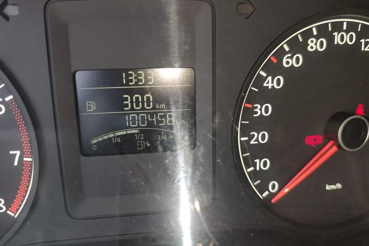 Used Volkswagen Sagitar 2014 1.6L Manual Comfort Model Odometer Close Up