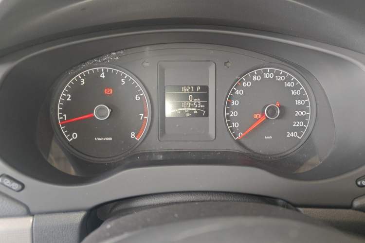 Used Volkswagen Sagitar 2014 1.6L Automatic Comfort Model Odometer Close Up