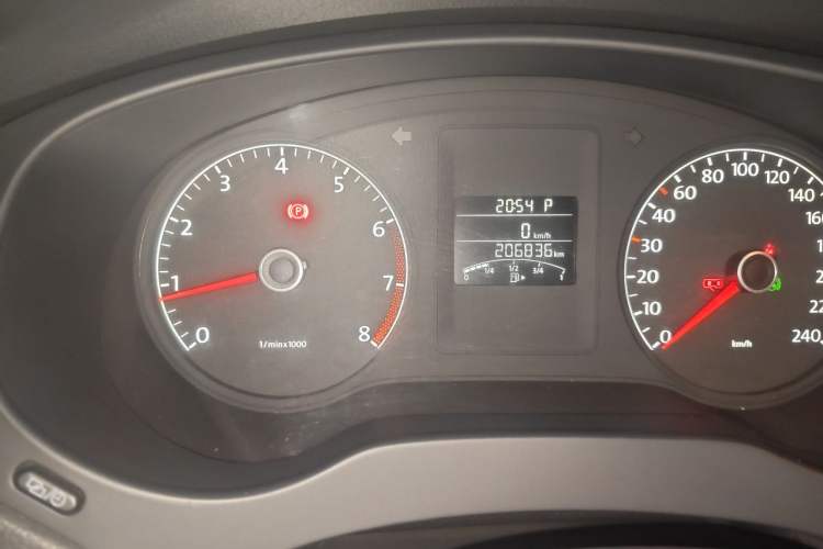 Used Volkswagen Sagitar 2014 1.6L Automatic Comfort Model Odometer Close Up