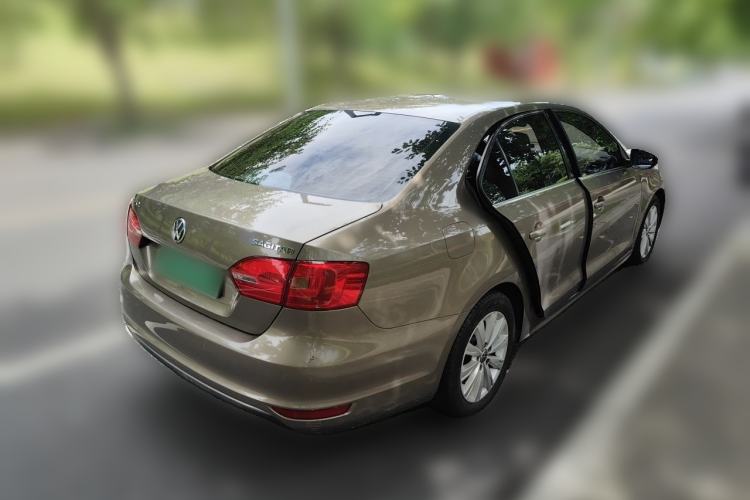 Used Volkswagen Sagitar 2014 1.6L Automatic Comfort Model Rear Right 45 Deg