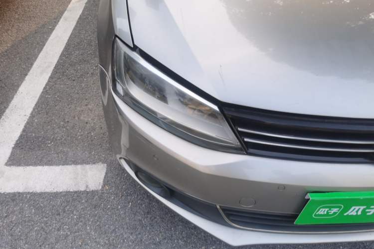 Used Volkswagen Sagitar 2014 Revised Version 1.4TSI Automatic Luxury Edition Right Front Headlight