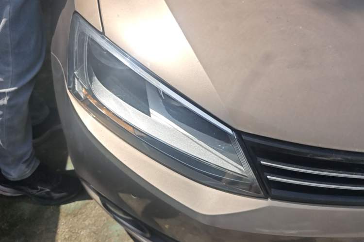 Used Volkswagen Sagitar 2014 Revised Version 1.4TSI Automatic Luxury Edition Right Front Headlight