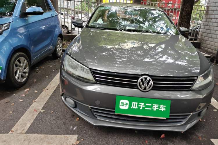 Used Volkswagen Sagitar 2014 Revised Version 1.6L Manual Comfort Edition Right Front Headlight