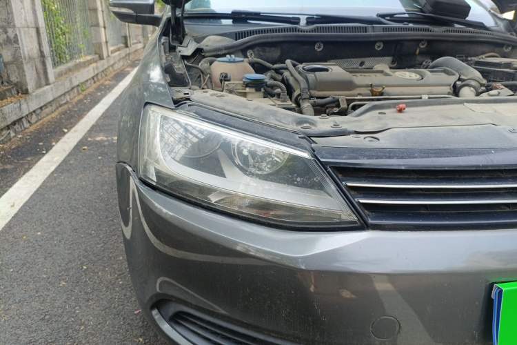 Used Volkswagen Sagitar 2014 1.4TSI Automatic Fashion Edition Right Front Headlight