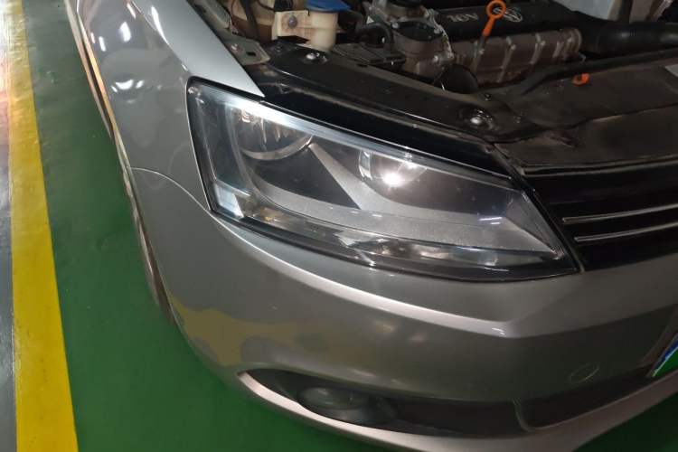 Used Volkswagen Sagitar 2014 Revised Version 1.6L Manual Comfort Edition Right Front Headlight
