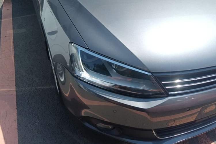 Used Volkswagen Sagitar 2014 1.4TSI Automatic Luxury Model Right Front Headlight