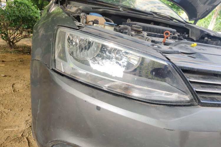 Used Volkswagen Sagitar 2014 1.6L Automatic Comfort Model Right Front Headlight