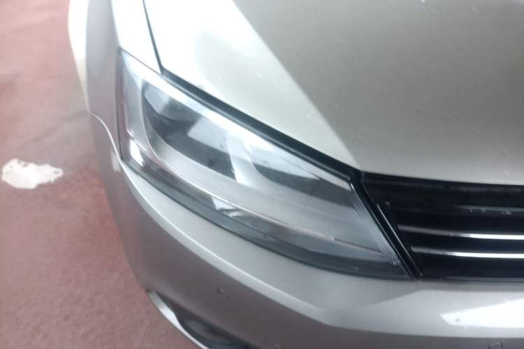 Used Volkswagen Sagitar 2014 Revised Version 1.4TSI Automatic Luxury Edition Right Front Headlight