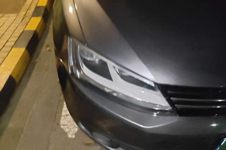 Used Volkswagen Sagitar 2014 1.6L Automatic Comfort Model Right Front Headlight
