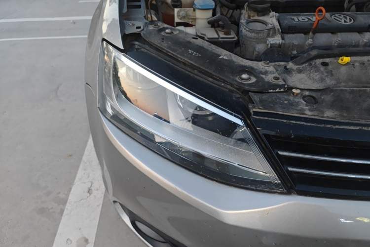 Used Volkswagen Sagitar 2014 Revised Version 1.6L Automatic Leading Edition Right Front Headlight