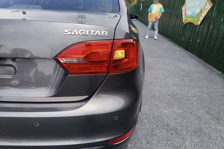 Used Volkswagen Sagitar 2014 Revised Version 1.6L Automatic Comfort Edition Right Rear Taillight