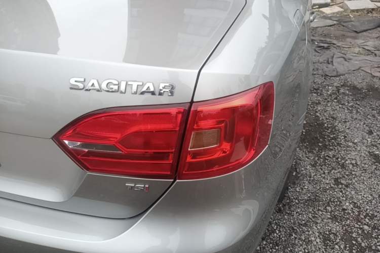 Used Volkswagen Sagitar 2014 Revised Version 1.4TSI Automatic Fashion Edition Right Rear Taillight