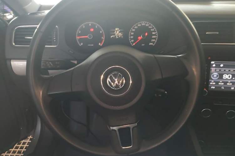 Used Volkswagen Sagitar 2014 Revised Version 1.6L Manual Comfort Edition Steering Wheel